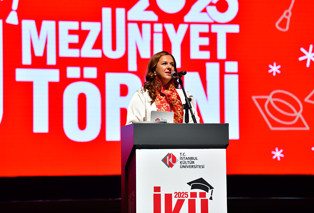 İKÜ 2024-2025 MEZUNİYET TÖRENİ